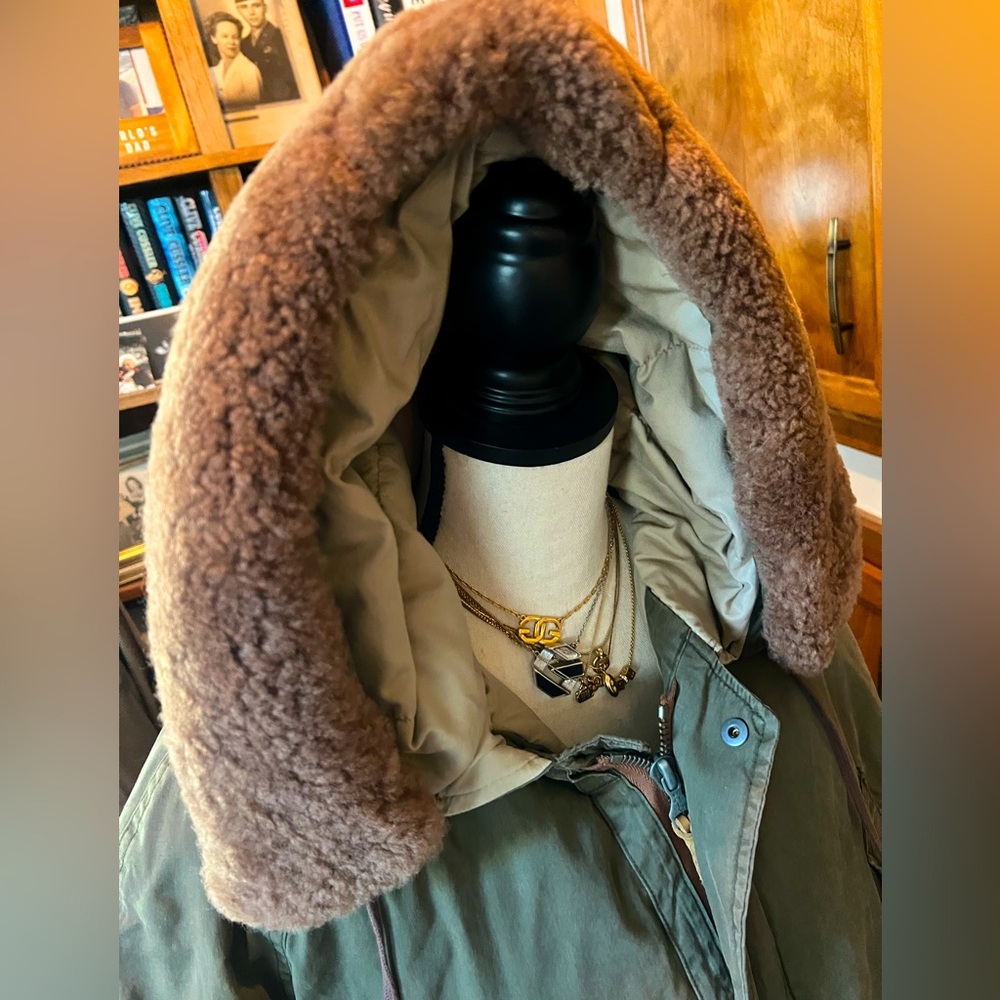 SOLD ——POLO By Ralph Lauren Down filled Khaki coat w a dyed lambskin fur collar. - Picture 3 of 13